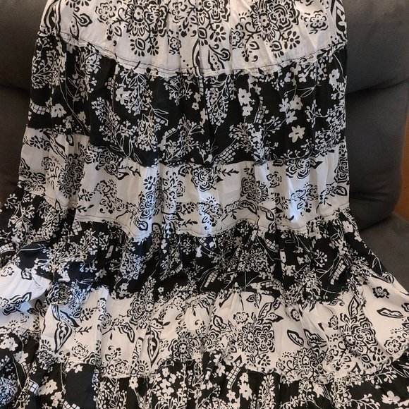 Neiman Marcus Skirt-Size M - Picture 1 of 2